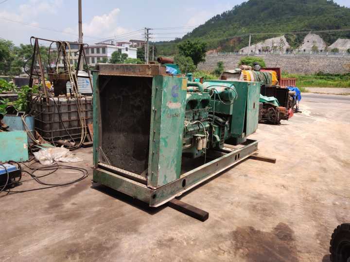 深圳民扬回收一台250kw康明斯发电机